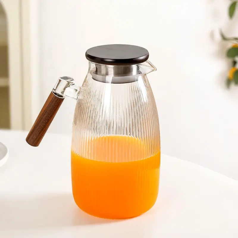 2200Ml Heat-Resistant Borosilicate Pitcher With Ergonomic Wooden Handle 1