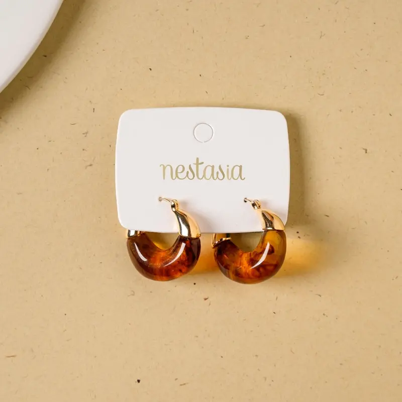 Amber Arc Huggie Hoop Earrings – Warm-Toned Curved Huggies 1