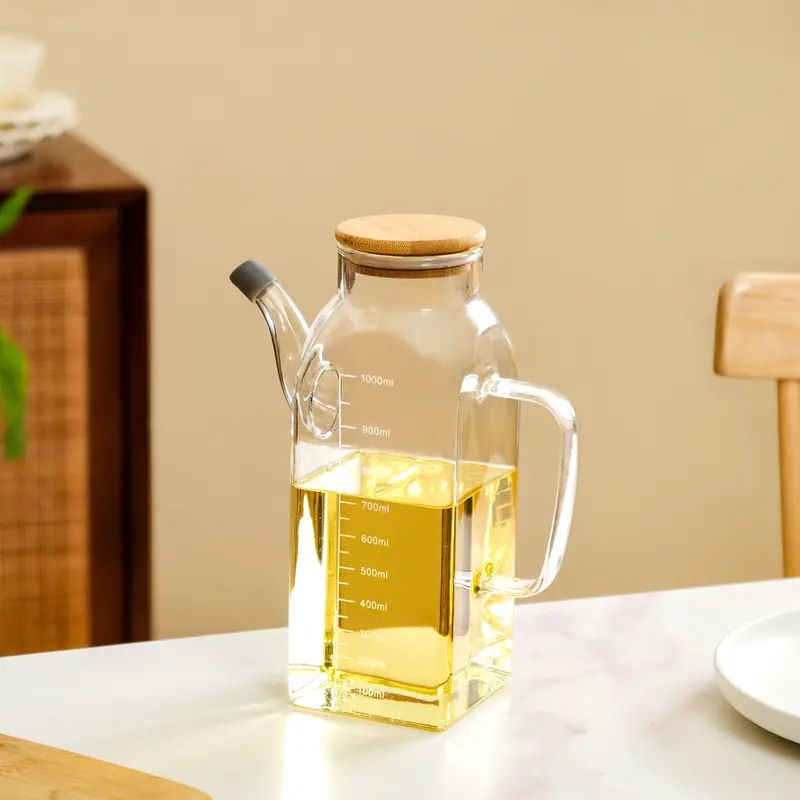 Amber-Tinted Borosilicate Oil Dispenser – 1L Glass Bottle With Sustainable Bamboo Lid 1