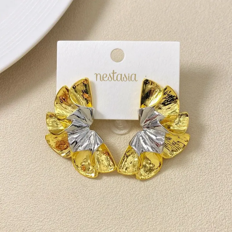 Artistic Gold Floral Sculpture Earrings 1