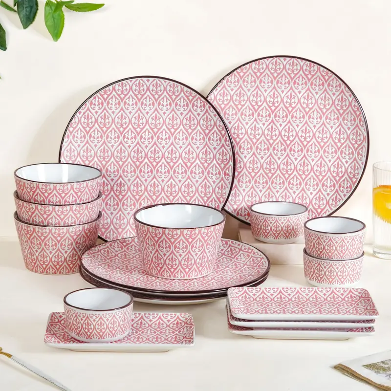 Baroque Blush Pink 16-Piece Ceramic Dinner Set For Four 1