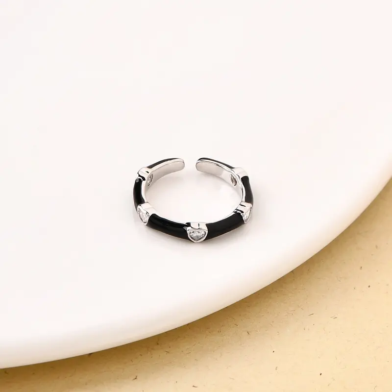 Black Gemstone And Silver Statement Ring – Bold Contrast Design 1
