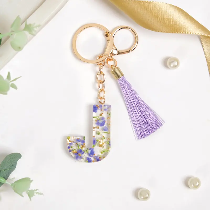 Botanical Resin Art Keychain – Letter J With Natural Motifs 1