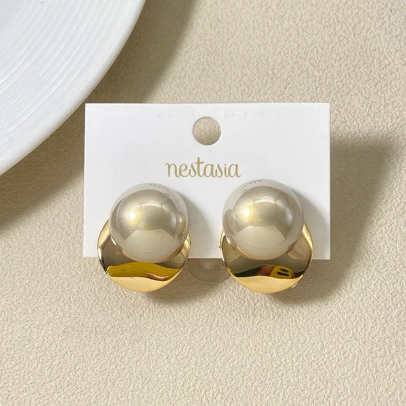 Classic Round Pearl Stud Earrings 1