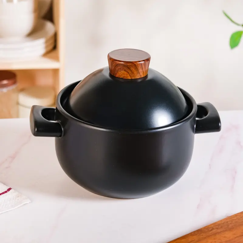 Claymist 2.8L Sleek Black Ceramic Pot With Lid 1