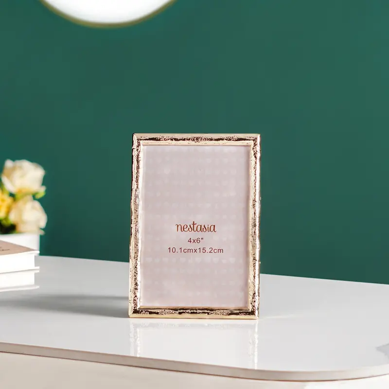 Compact Keepsake Desk Frame – 10X15Cm Thoughtful Gifting Option 1