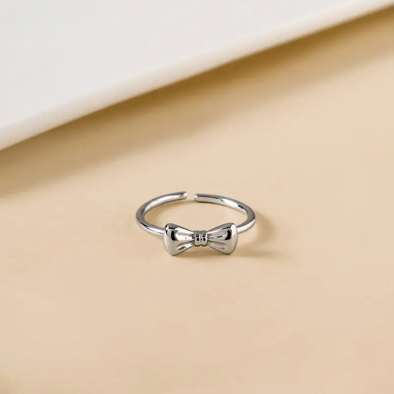 Dainty Silver Bow Accent Statement Ring 1