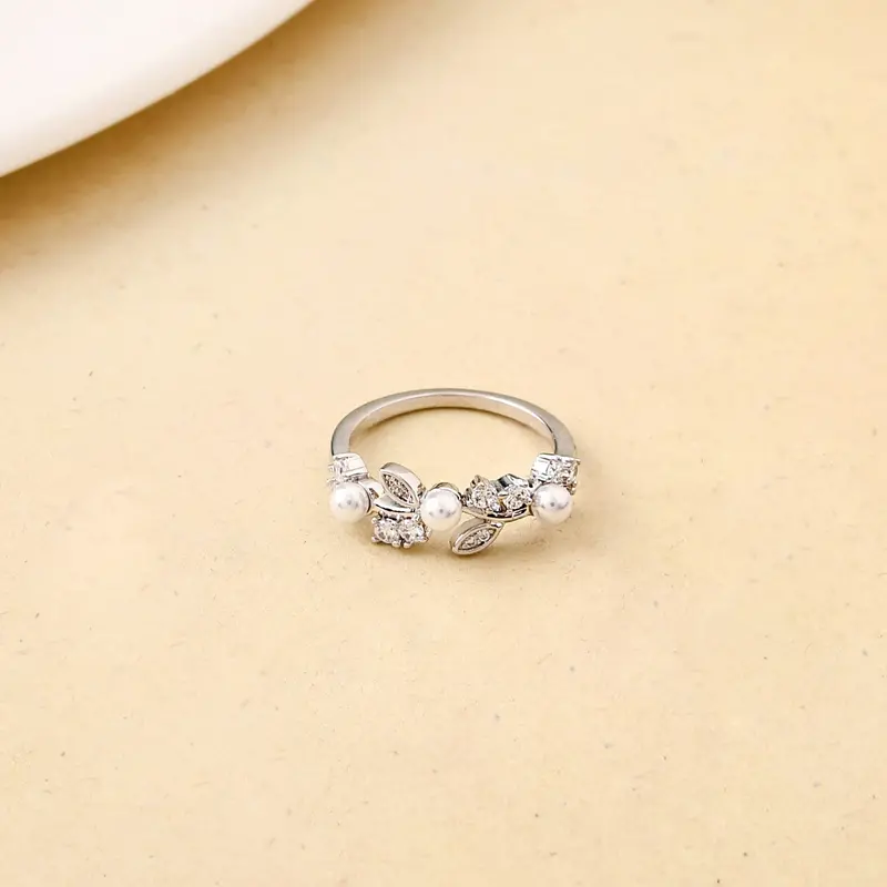 Dewdrop-On-Leaf Pearl Accent Silver Ring 1