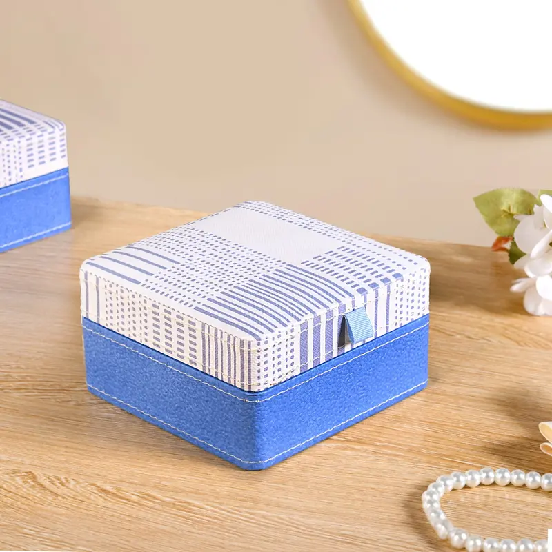 Dots & Dash Jewellery Box – Multi-Section Layout With Mirror Surface 1