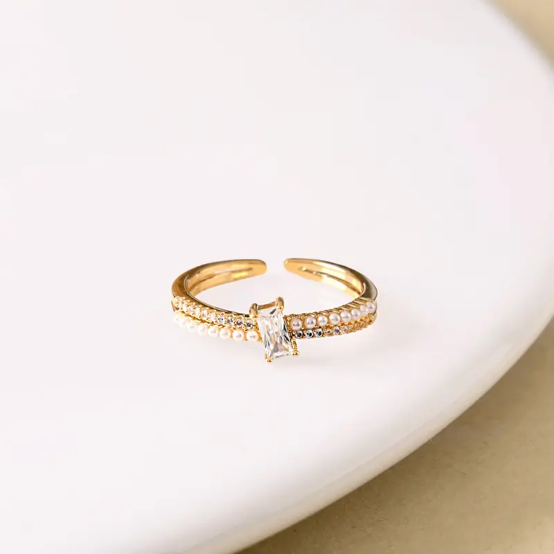 Dual Essence Gold Ring With Baguette Diamond Solitaire 1