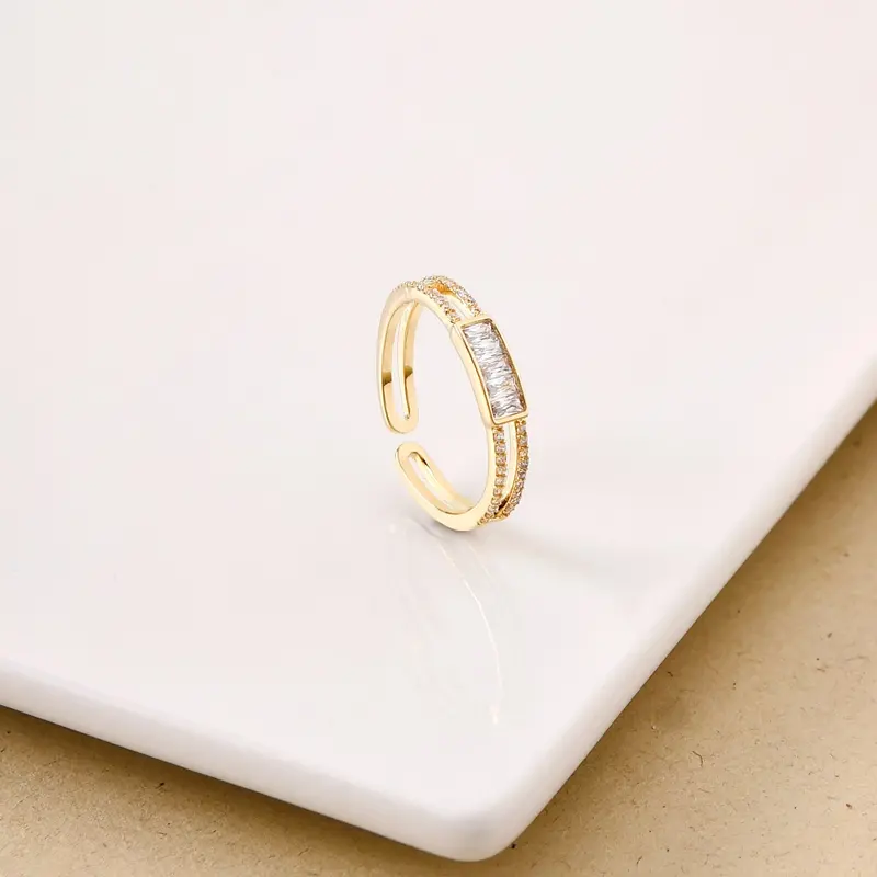 Dual-Strand Radiant Gold Ring 1