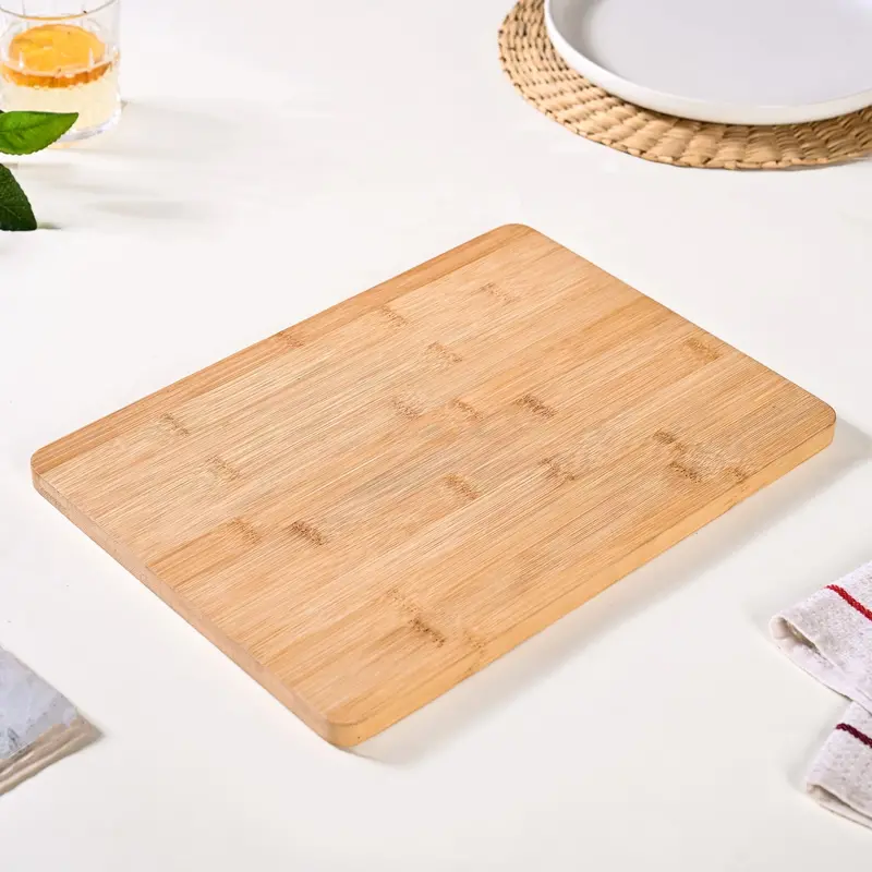 Eco-Friendly Bamboo Cutting Board – Large Surface 1