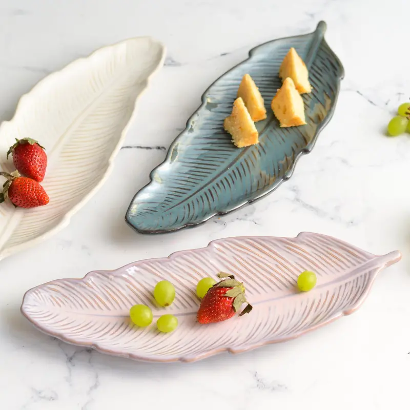 Elegant Long Leaf Pattern Serving Plate 2