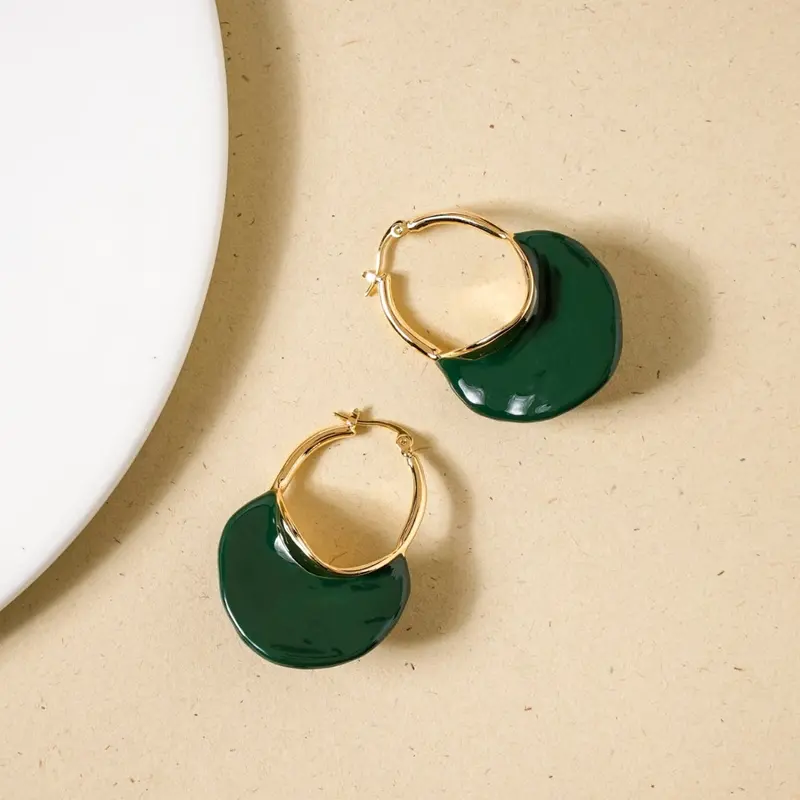 Emerald Green Sculpted Arc Hoop Earrings – Contemporary Curved Design 1