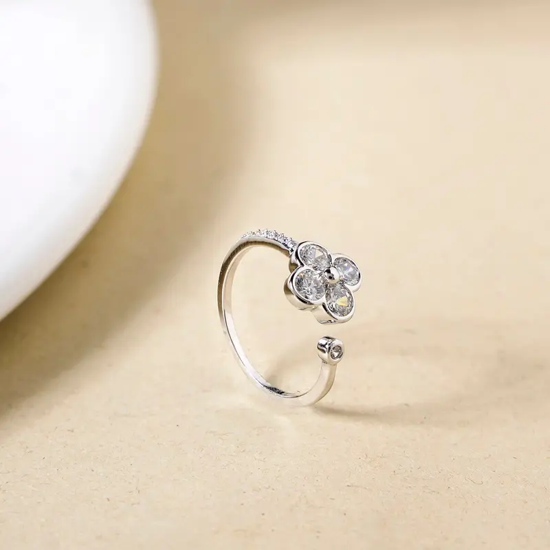 Four-Leaf Clover Luck Ring 1