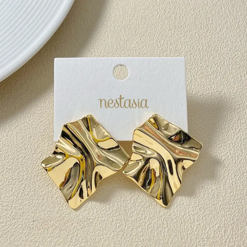 Geometric Chisel-Edge Gold Stud Earrings 1