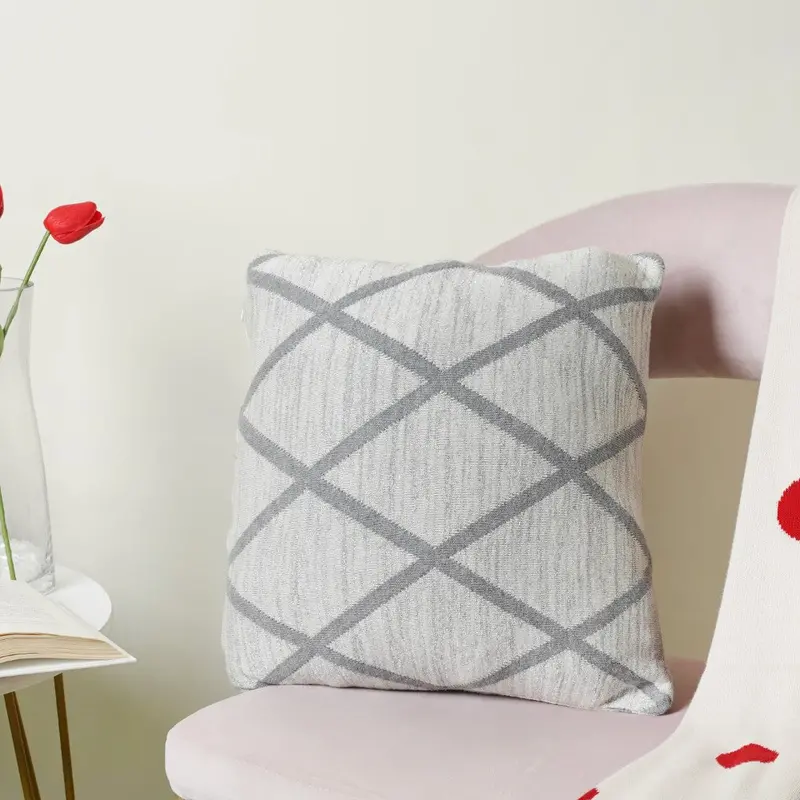 Geometric Diamond-Pattern Cushion Cover 1