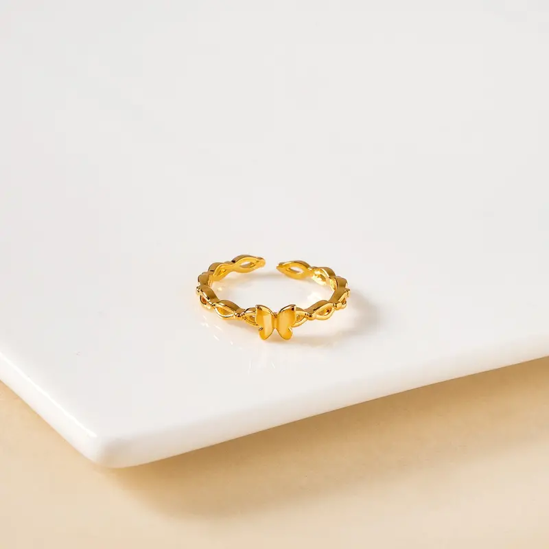 Gold Flutter Chain-Link Ring 1
