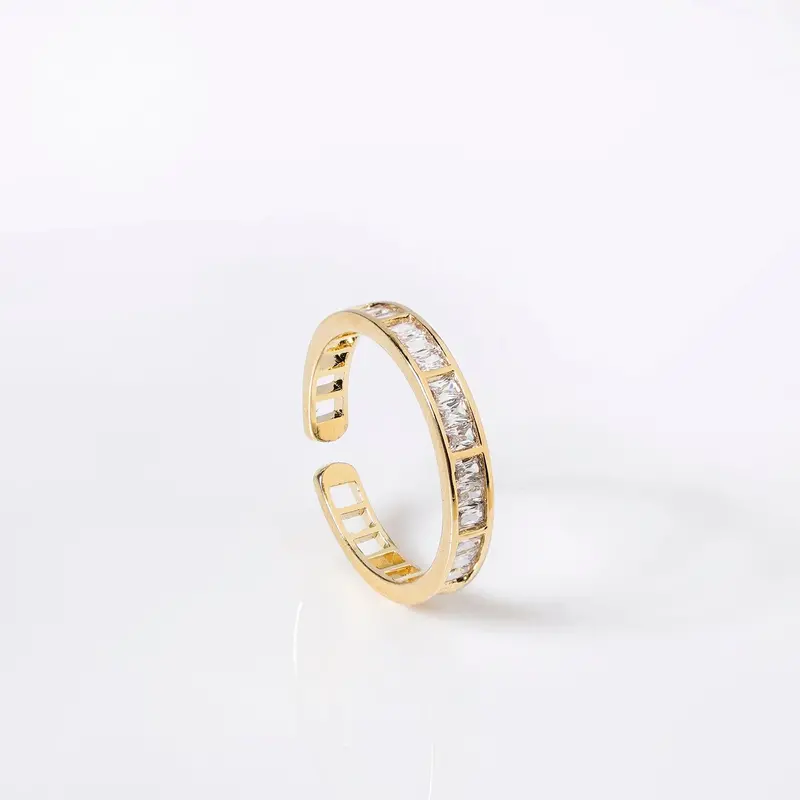 Gold Luxe Ring With Gilded Glow Finish 1