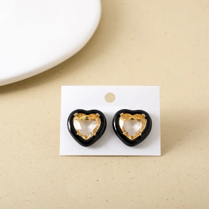 Golden Heart-Shaped Stud Earrings 1