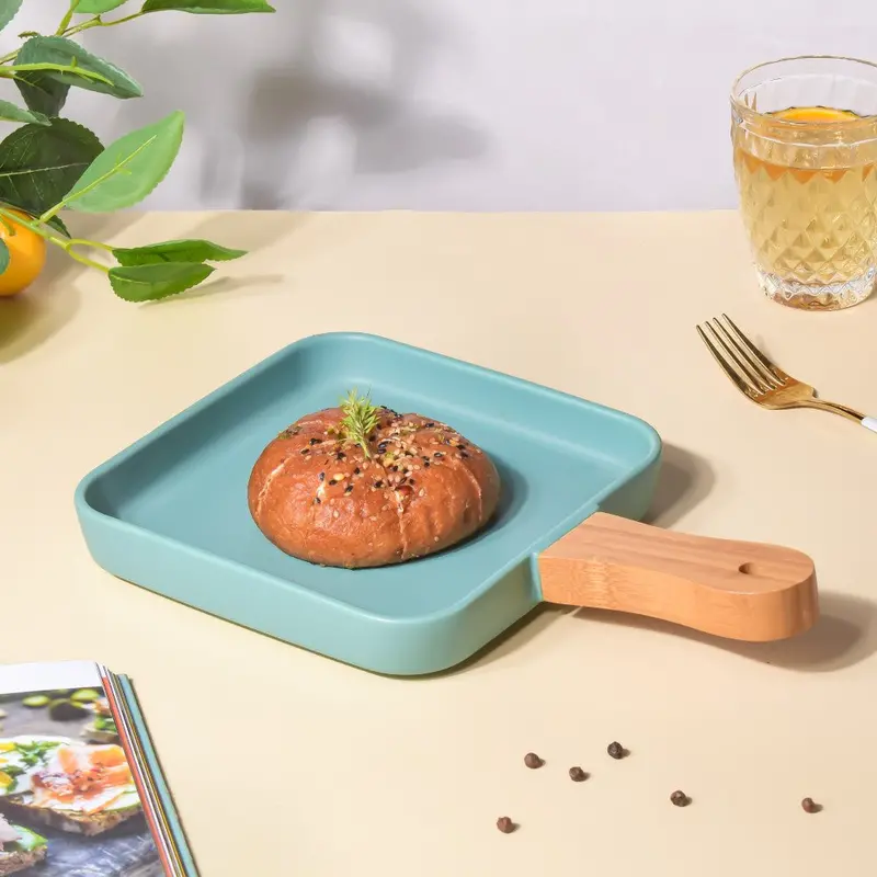 Green Square Serving Plate With Natural Wooden Handle 1