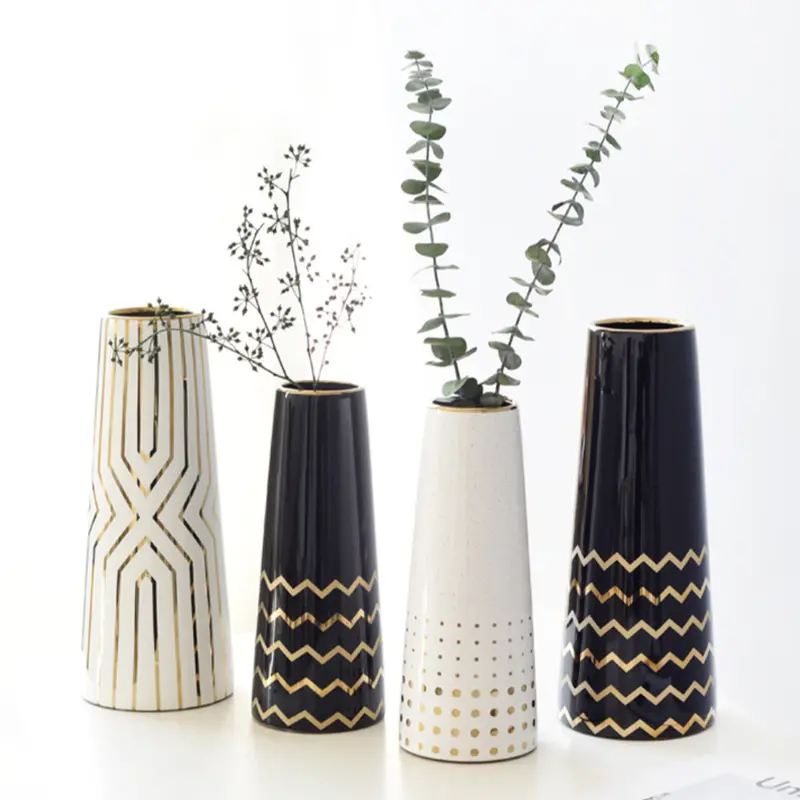 Handcrafted Decorative Table Vase 1