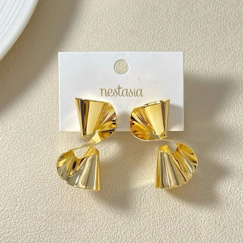 Hourglass Twist Gold Drop Earrings 1