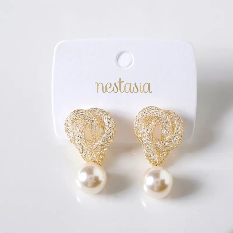 Iridescent Twisted Drop Earrings Featuring Cultured Pearls In Gold Finish 1