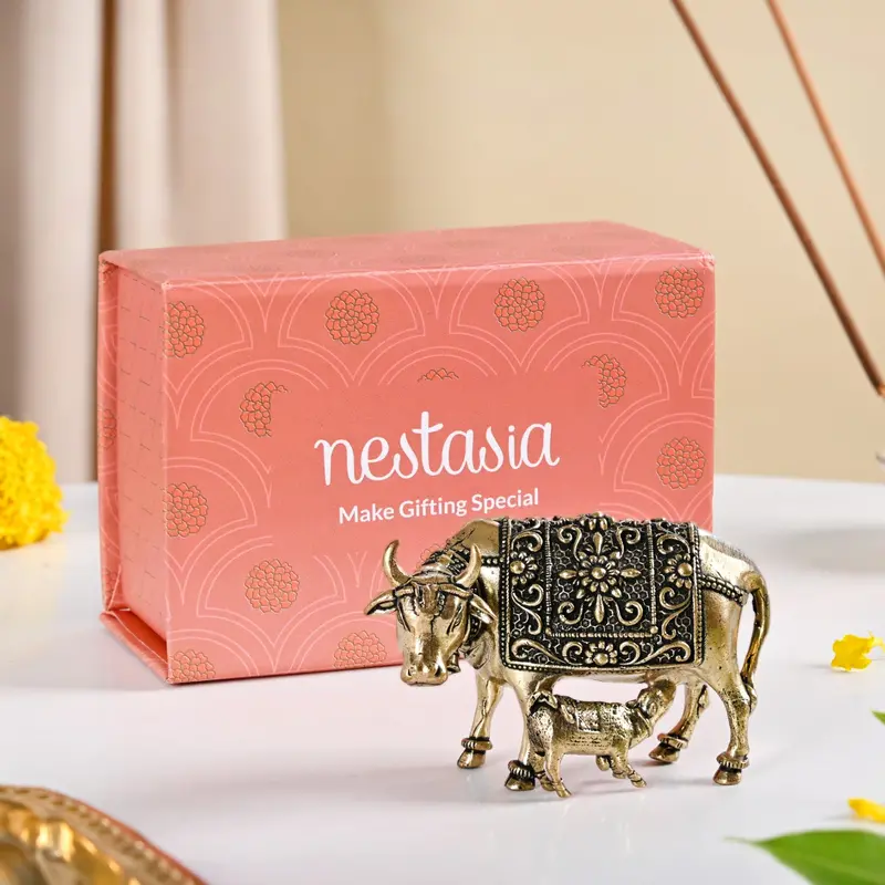 Kamdhenu Cow And Calf Brass Idol – 4Cm Auspicious Home Decor In Gift Box 1