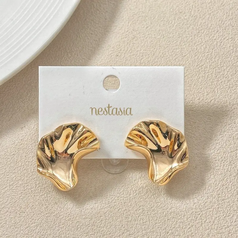 Little Miss Ginkgo Gold Earrings 1