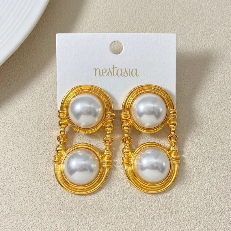 Luxury Luxor-Style Pearl Earrings 1