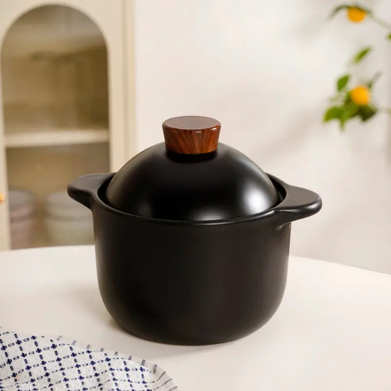 Maison 3.7L Black Ceramic Covered Pot For Everyday Cooking 1