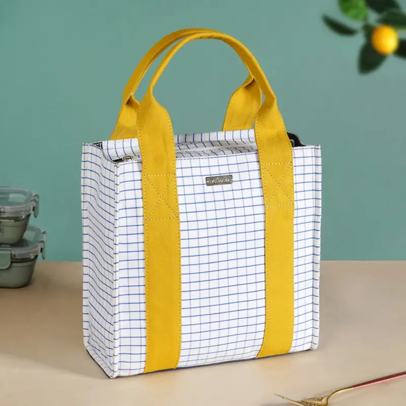 Minimalist Checkered Cotton Lunch Bag 1