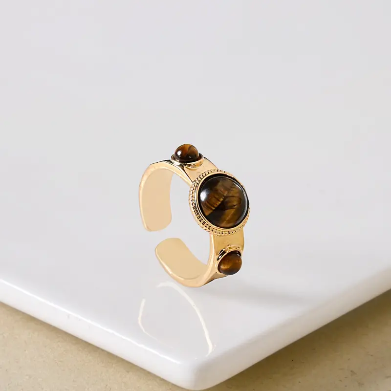 Minimalist Gold Gleamstone Ring 1