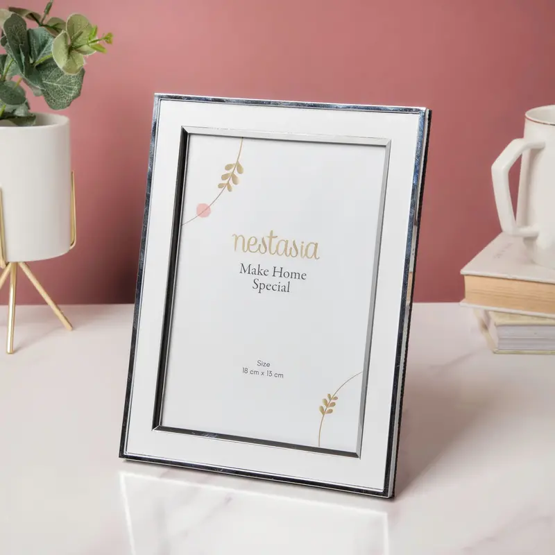 Minimalist White 8-Inch Photo Frame – Sleek Matte Finish 1