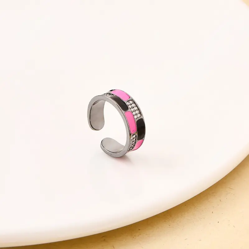 Modern Tile-Pattern Ring With Twinkling Crystal Accents 1