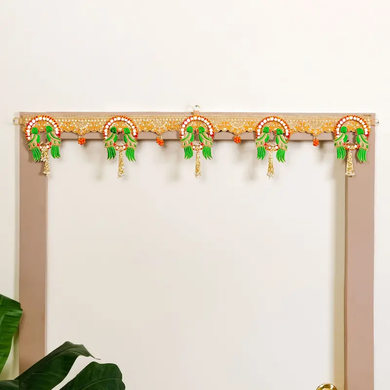Parrot-Design Banderwal For Gate Or Entryway Decor 1