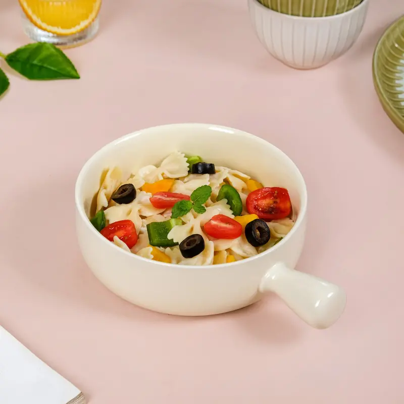 Pastel Cream Ceramic Bowl With Ergonomic Handle – 700Ml 1