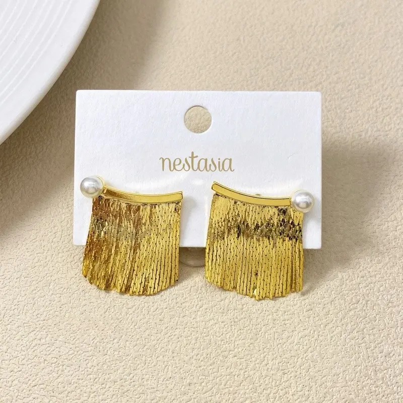 Pearl-And-Gold Tassel Bundle Earrings 1