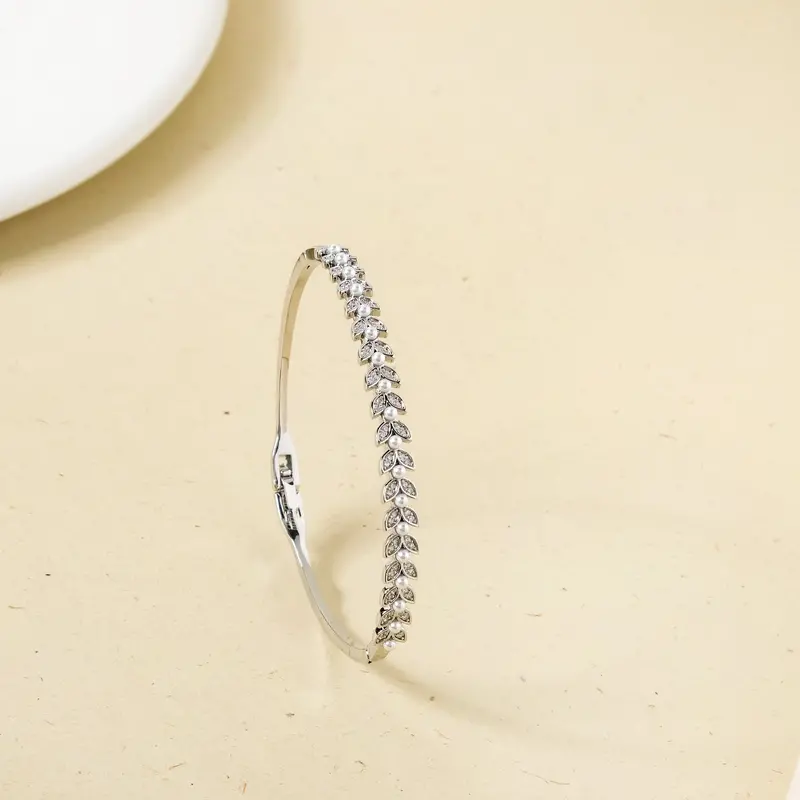 Pearl Ivy Silver Delicate Bracelet 1