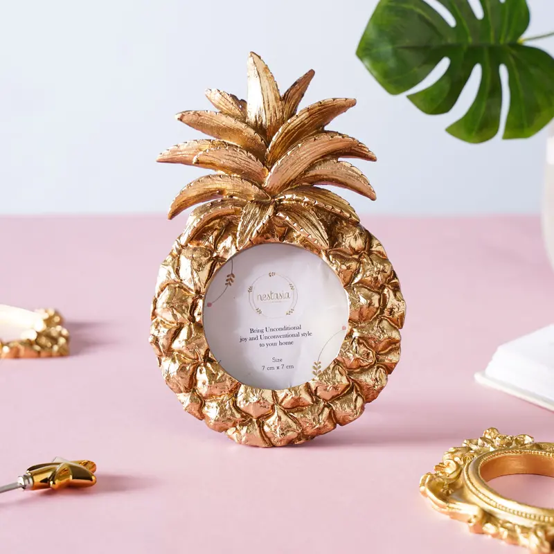 Pineapple-Shaped Photo Display Frame 1