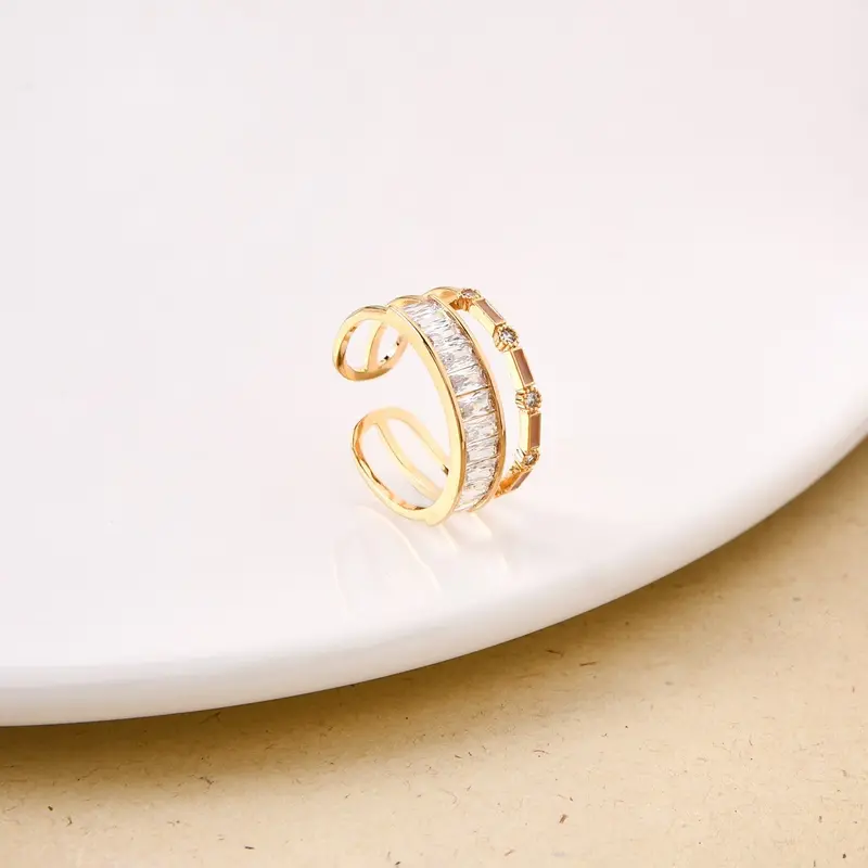 Rosy Vintage Glamour Ring – Retro-Inspired Gold Design 1