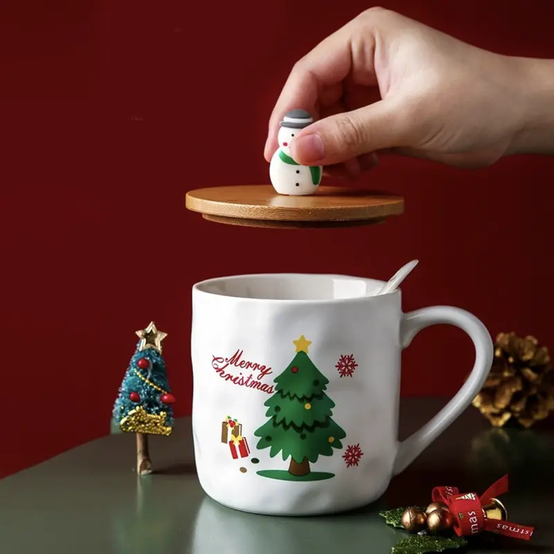 Rustic Wooden-Lid Christmas Mug – Festive Ceramic Beverage Cup 3
