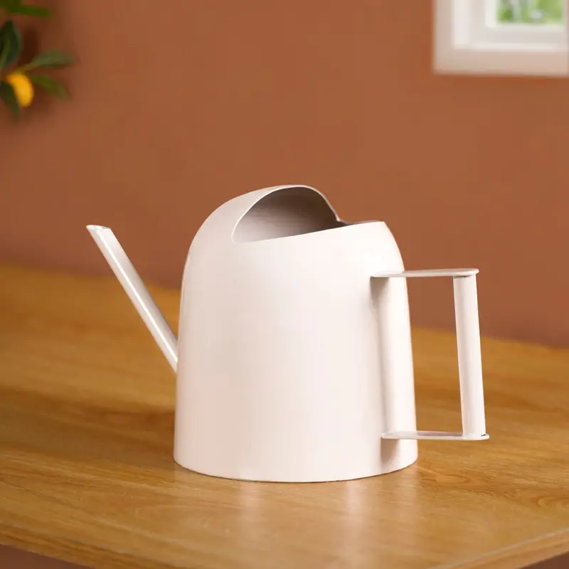 Shell-Shape Glossy Metal Watering Can For Houseplants 1