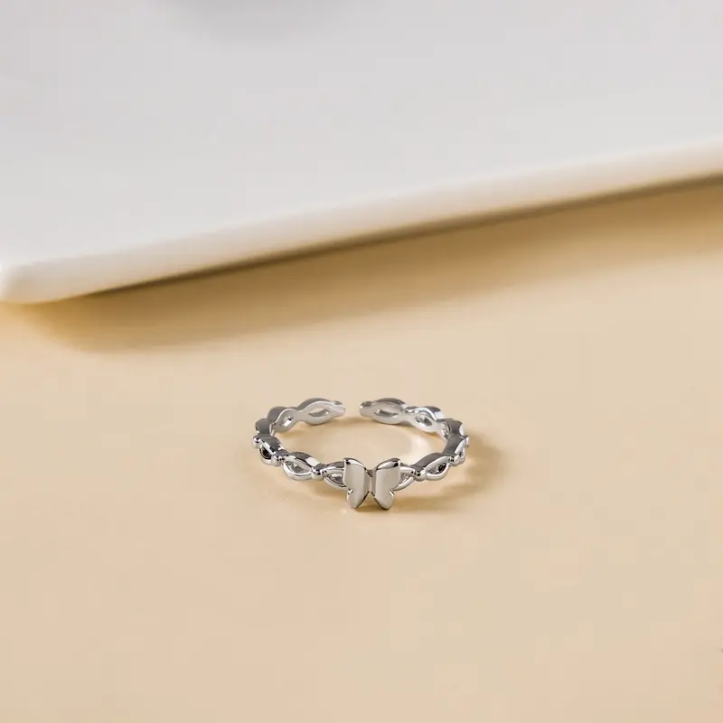 Silver Flutter Chain-Link Ring 1