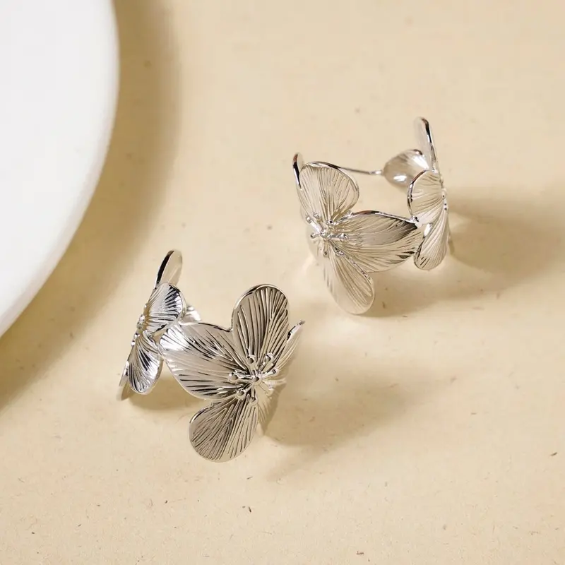 Silver Sakura Hana Hoop Earrings With Delicate Floral Motif 1