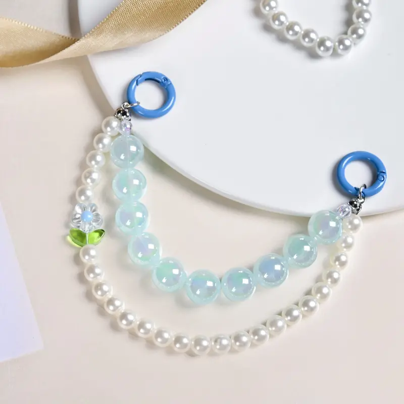 Sky Pearl Harmony Keychain – Soft-Tone Beaded Accent 1
