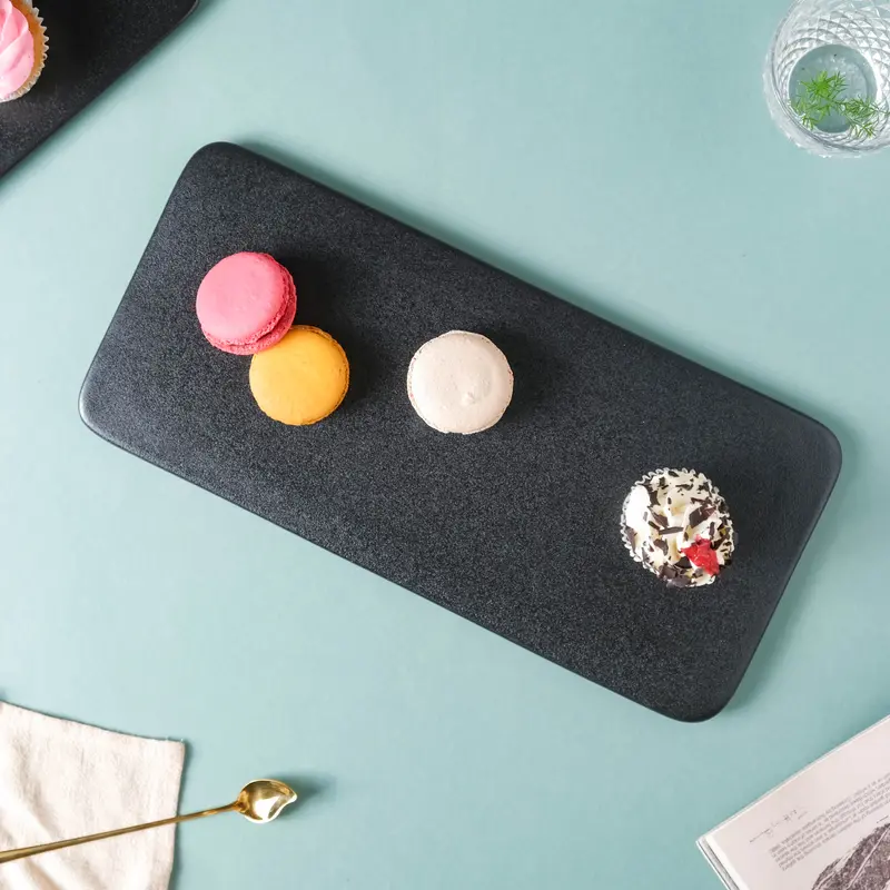 Sleek Black Rectangular Serving Platter 1