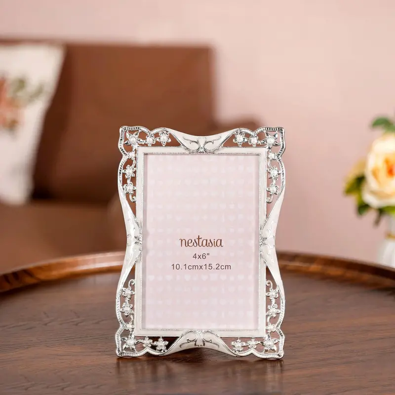 Small Pearl-Inlaid Cutwork Photo Frame (10X15 Cm) 1