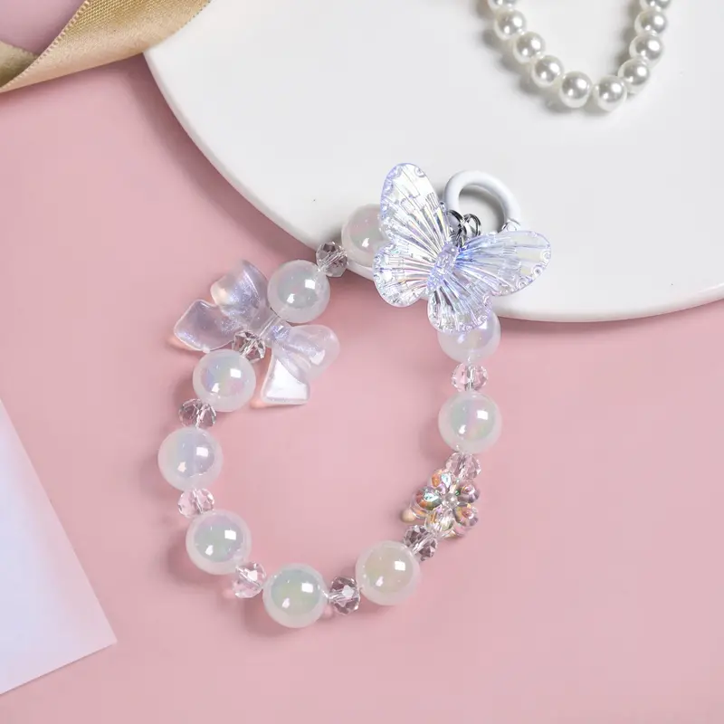 Snowfall Charm Keychain – Icy Winter-Themed Accent 1